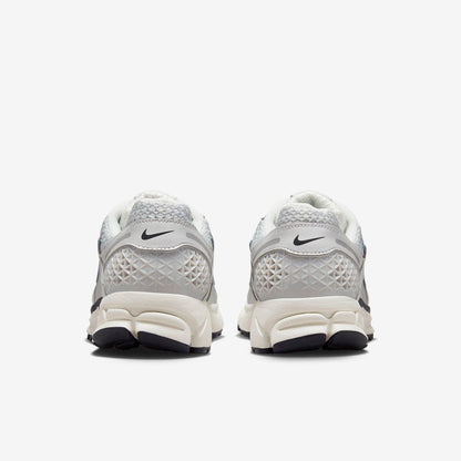 Nike Zoom Vomero 5 'Photon Dust / Metallic Silver' (2023) (Womens) [FD0884-025] Athletic Casual Fashion Running Sports Sneakers in Photon Dust / Chrome - Gridiron - Sail for Unisex Adult Female Ladies Girls WMNS - AVBL MRKT (6)