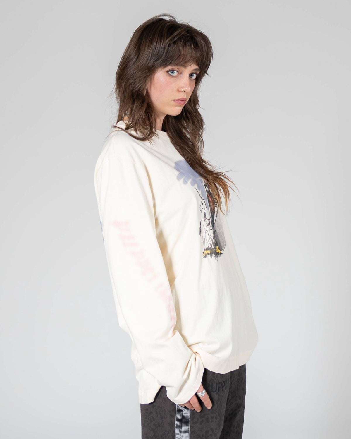 Puppet-Theater Dreamland Longsleeve - AVBL MRKT (6)