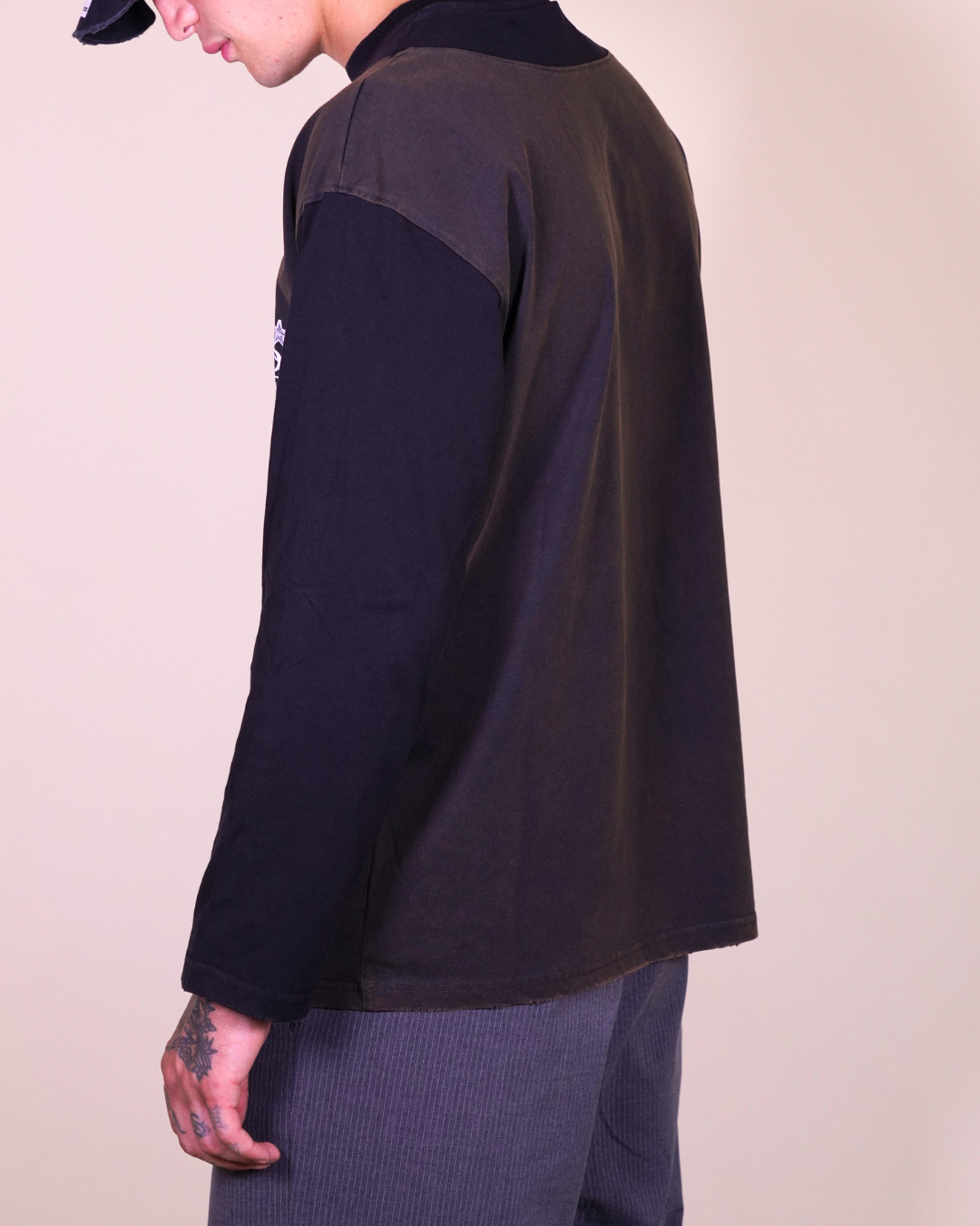 Puppet-Theater Hanzi Assemblage Longsleeve - AVBL MRKT (9)