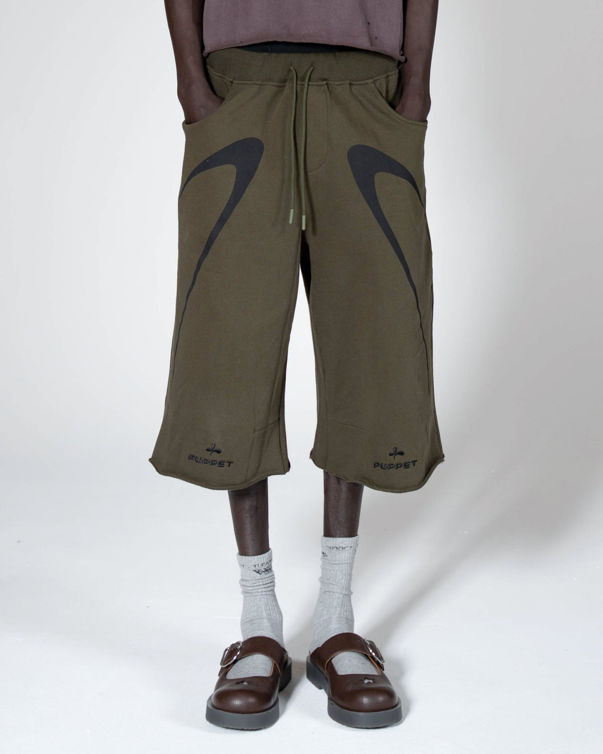 Puppet-Theater Speed Shorts in Leaf - AVBL MRKT (3)
