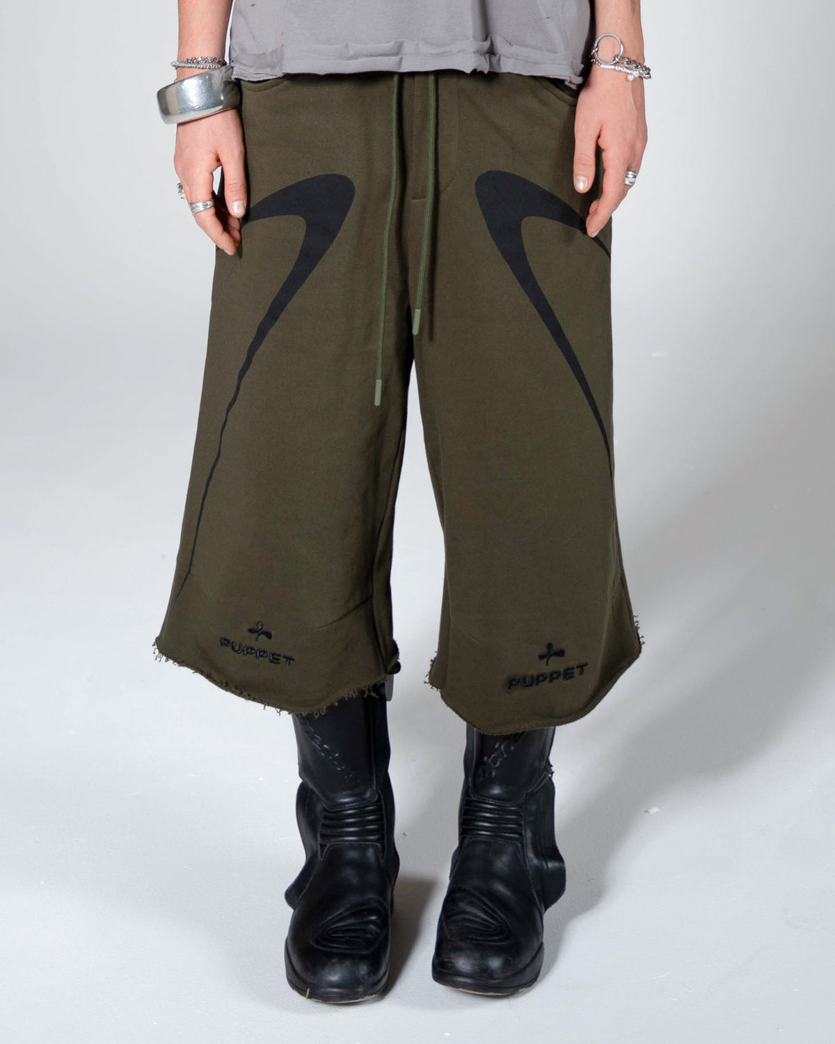 Puppet-Theater Speed Shorts in Leaf - AVBL MRKT (4)