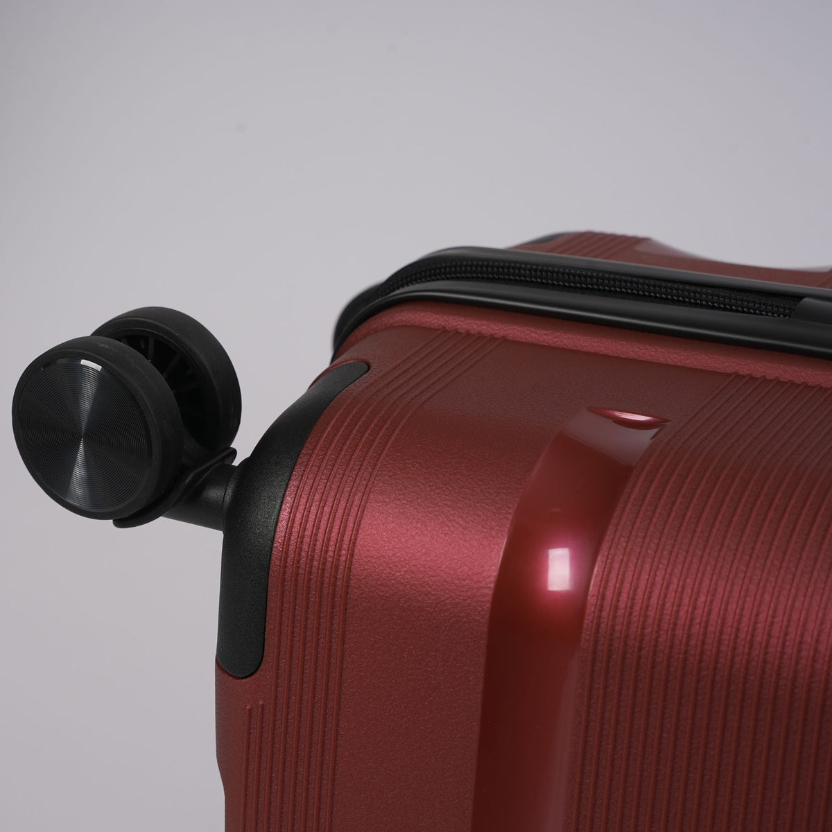 Sole Premise 24-inch Red Hardcase Roller Luggage - AVBL MRKT (7)