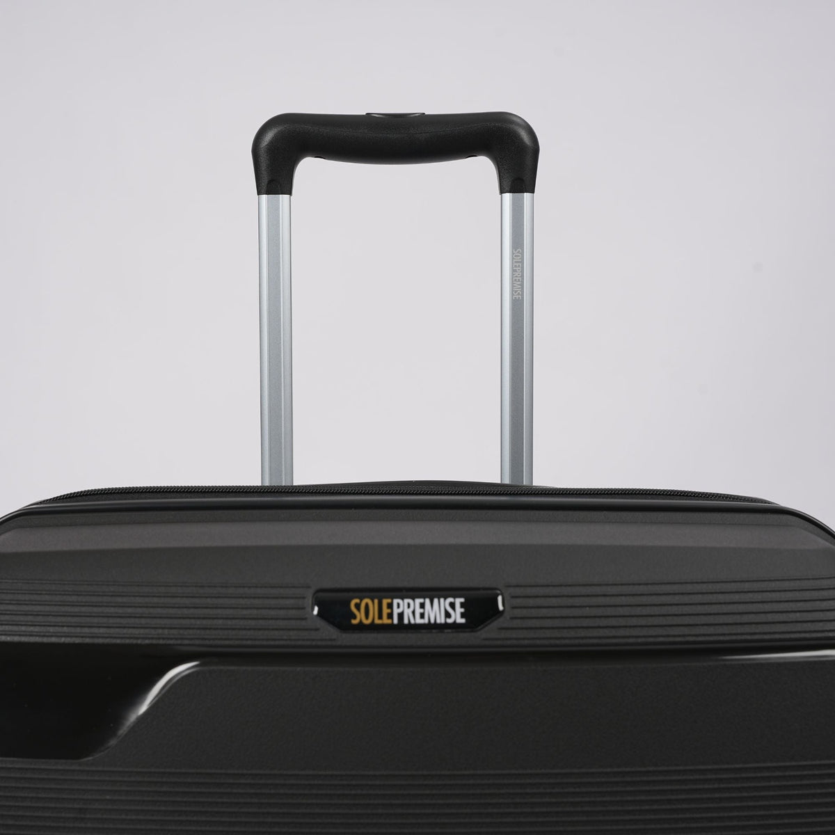 Sole Premise 28-inch Black Hardcase Roller Luggage - AVBL MRKT (7)