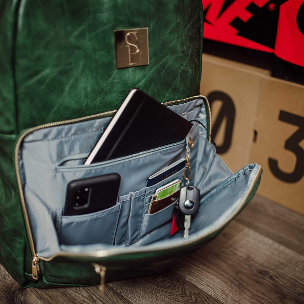 Sole Premise Emerald Green Leather Commuter Bag (XL Design) - AVBL MRKT (8)