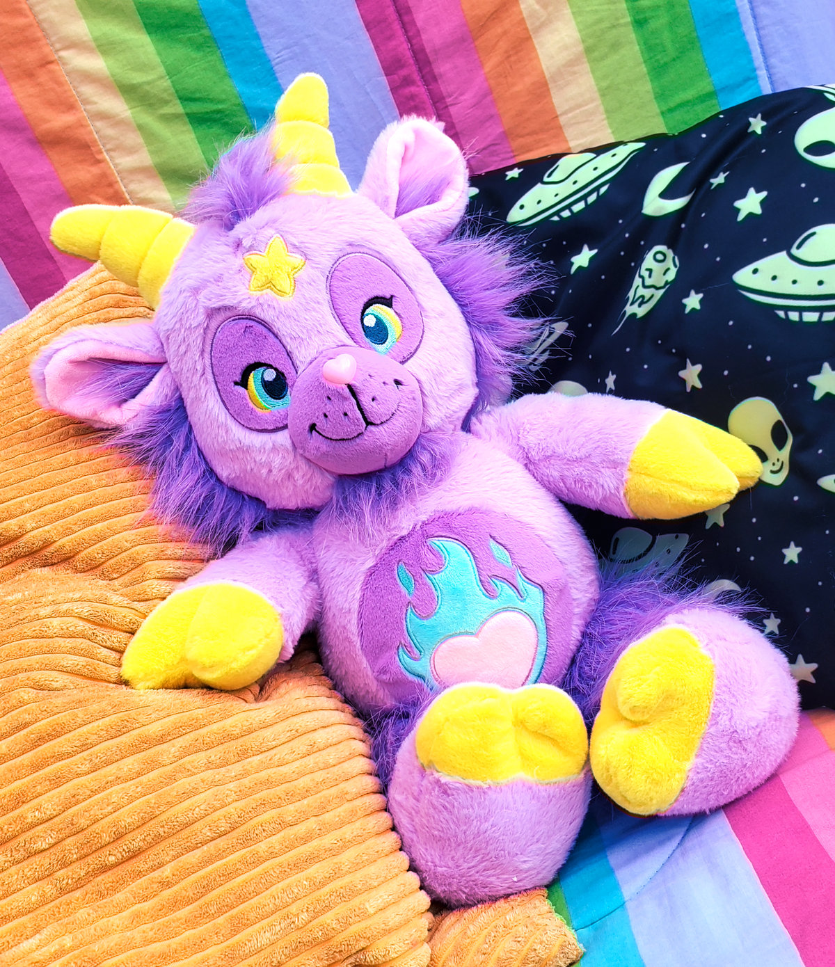 Tiny Teeth Blazing Heart Beelzebear - AVBL MRKT (3)